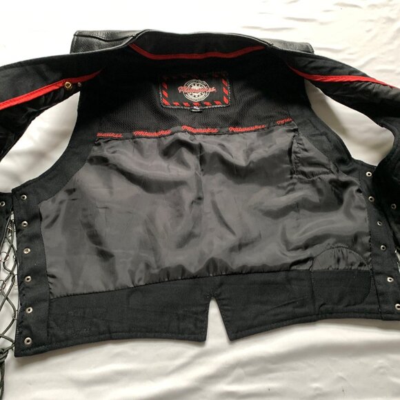 Milwaukee Women's Black Leather Motorcycle Vest XL Patches - Picture 6 of 7